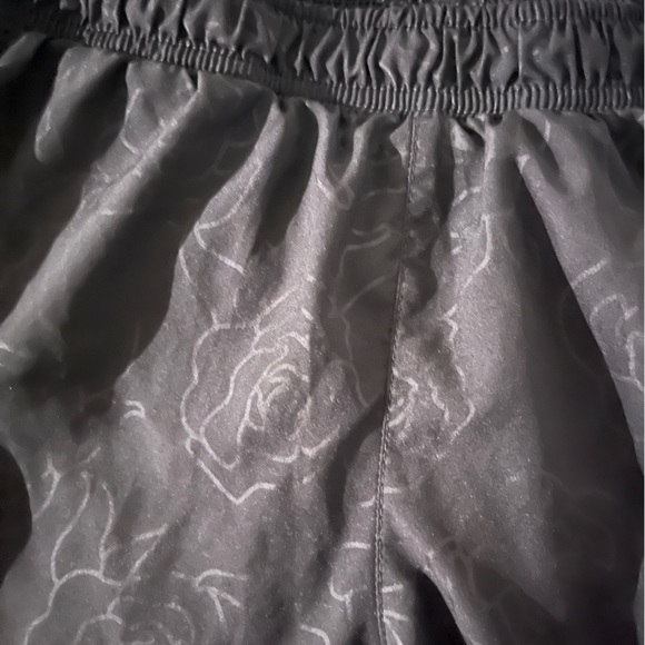 ❌SOLD❌Lot of two Old Navy athletic shorts - size large - Picture 5 of 6